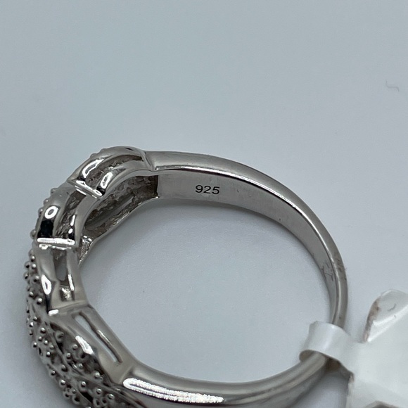 New in Box! .26 TCW Diamond & 925 Ring - Picture 5 of 7